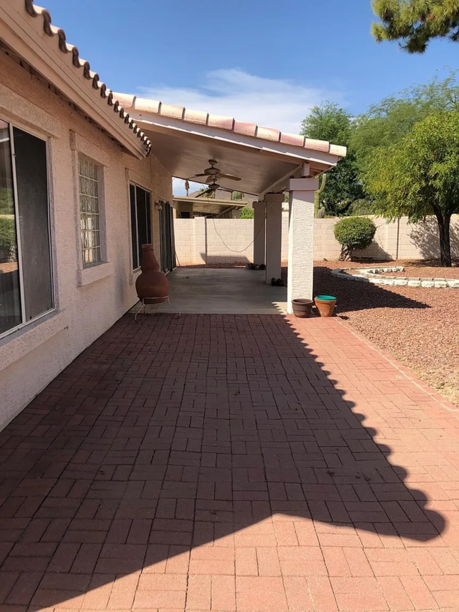 Building Photo - COMING SOON! 3 Bed/ 2 Bath Home in Arrowhead Lakes