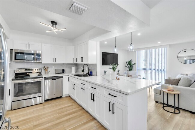 Building Photo - 3930 University Center Dr