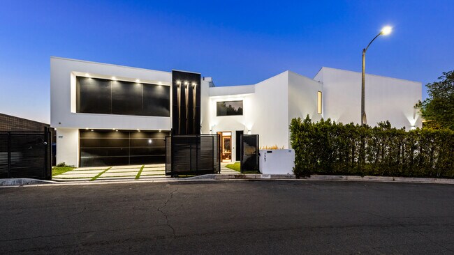 Building Photo - 7567 Hermes Dr