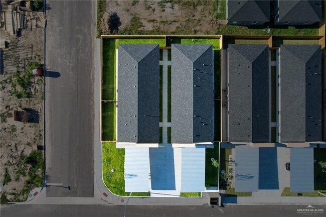 Building Photo - 2713 Brookside Bend St