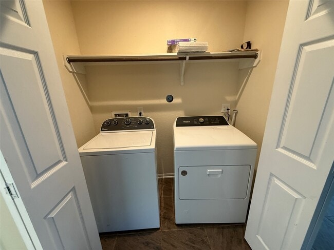 Building Photo - 3306 View Valley Trail