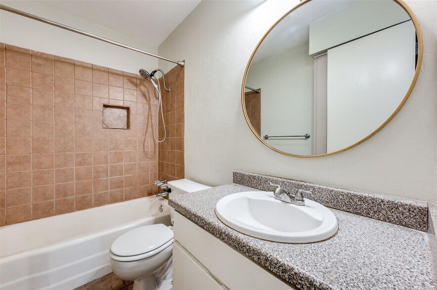 Building Photo - 13815 Stonemoss Dr