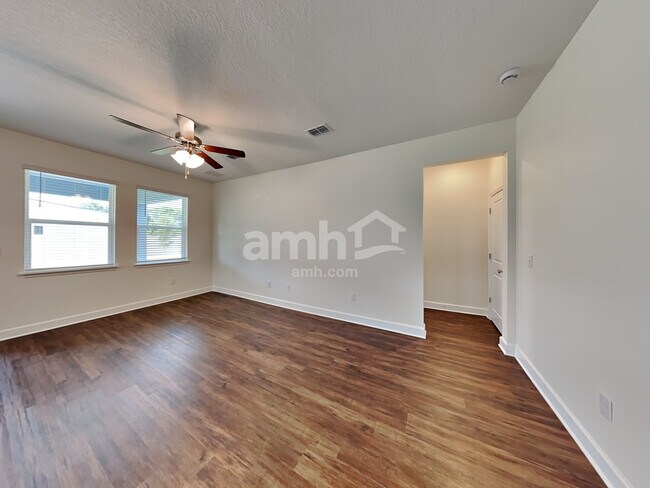 Building Photo - 1135 Walden Pond Dr