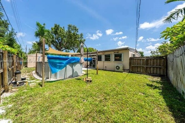 Building Photo - 3309 SW 16th St