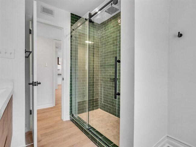 Building Photo - 16007 Diana Ln