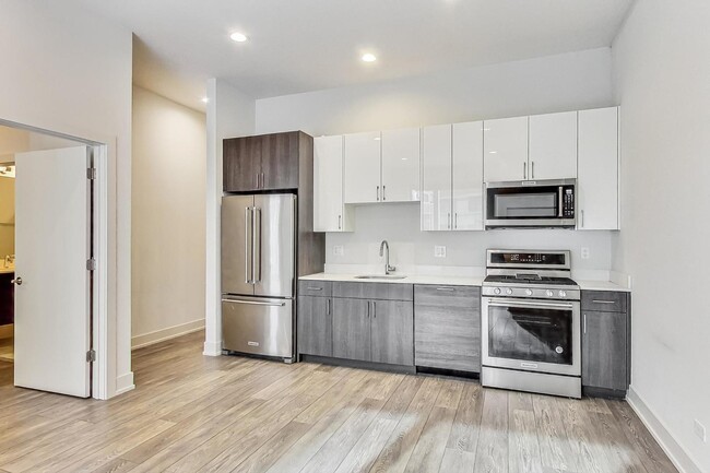 Building Photo - 847 N Larrabee St