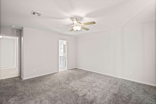 Building Photo - 629 Cedarwood Ave