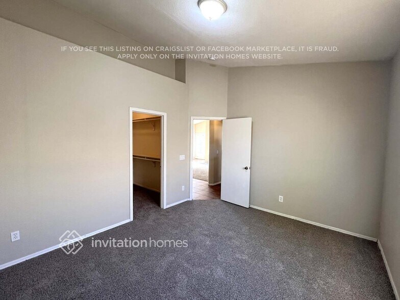 Building Photo - 6347 W Hilton Ave