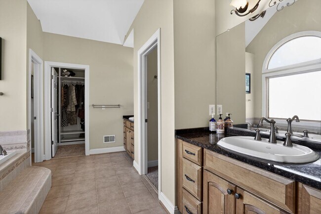 Building Photo - 13641 Breezy Meadow Ln