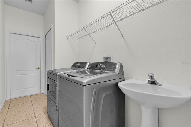 Building Photo - 14433 Nottingham Way Cir