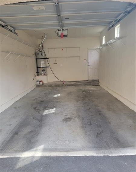 Building Photo - Gated Community Condo, 2 bedroom, 2 bathroom 2 car garage