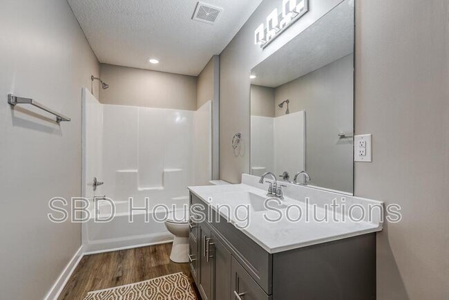 Building Photo - 2909 S Harvard Ave