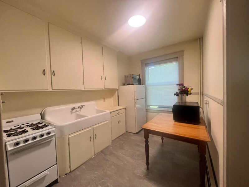 Building Photo - 371 Hudson Ave