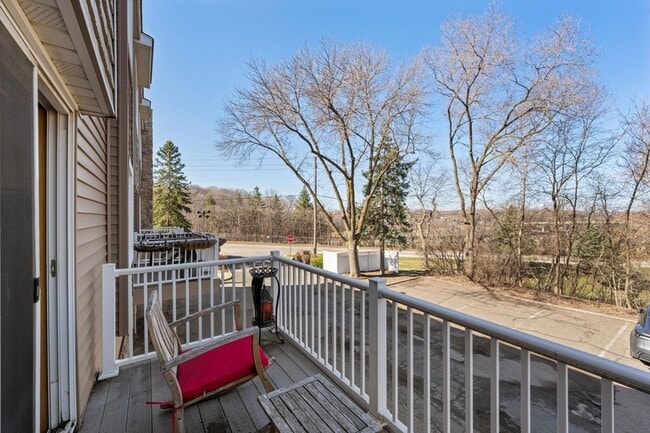 Building Photo - 304 Pondridge Cir