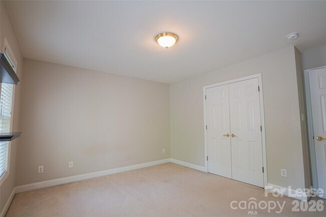 Building Photo - 3552 Weddington Oaks Dr