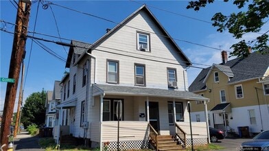 Building Photo - 25 Elm St