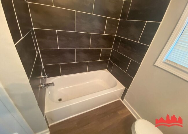 Building Photo - 2302 Alameda Ave