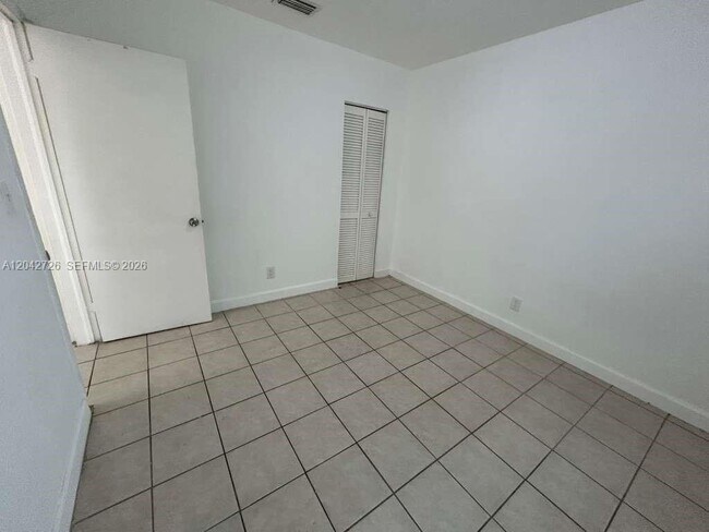 Building Photo - 2316 Madison St