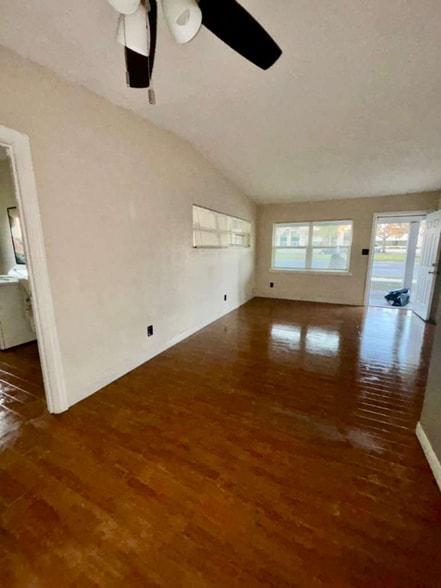 Building Photo - 4314 Silver Star Rd