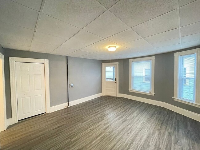 Building Photo - 601 Hevey St