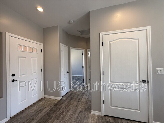 Building Photo - 1530 Jose Ave