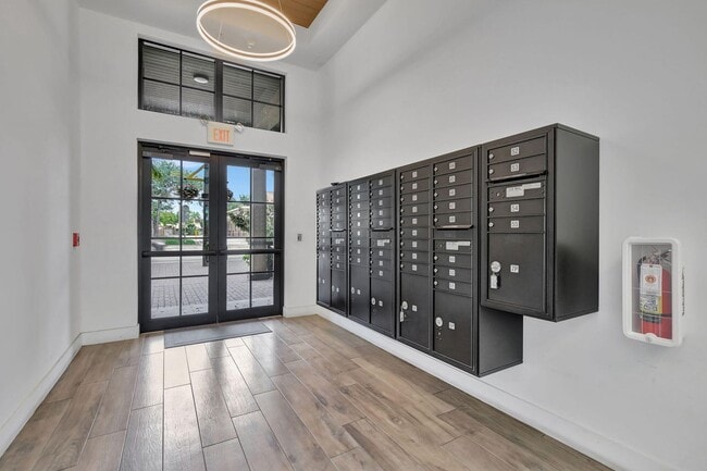 Building Photo - 4100 SW 64th Ave