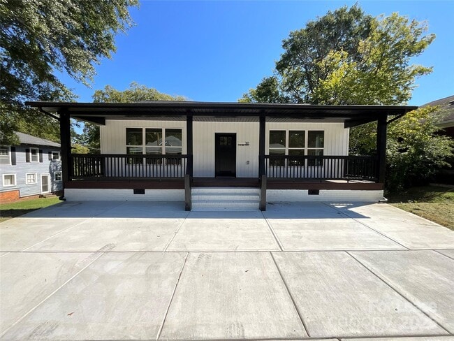 Primary Photo - 307 N Catawba St