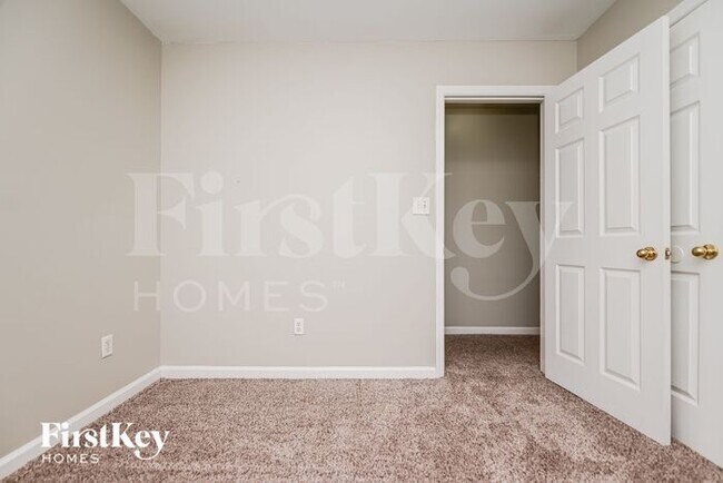 Building Photo - 1513 N Hampton Ct