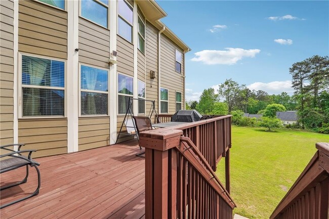Building Photo - 5230 Edgebrook Dr