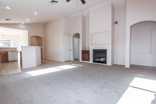 Building Photo - Pronghorn Ranch Amenities