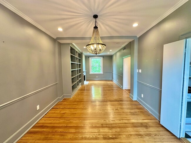 Building Photo - Historic Georgetown Sunny 2 Bedroom 1.5 Ba...