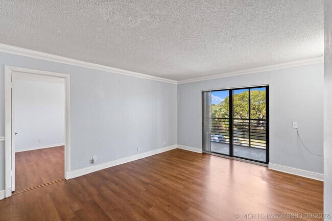 Building Photo - 3700 N Pine Island Rd