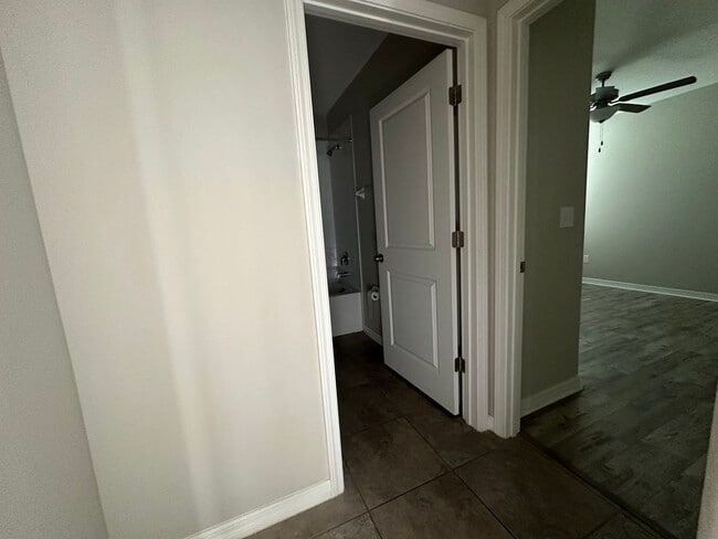 Building Photo - Beautiful 6 Bedroom Home