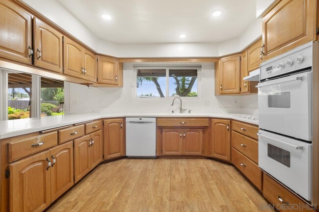 Building Photo - 3752 Alta Loma Dr