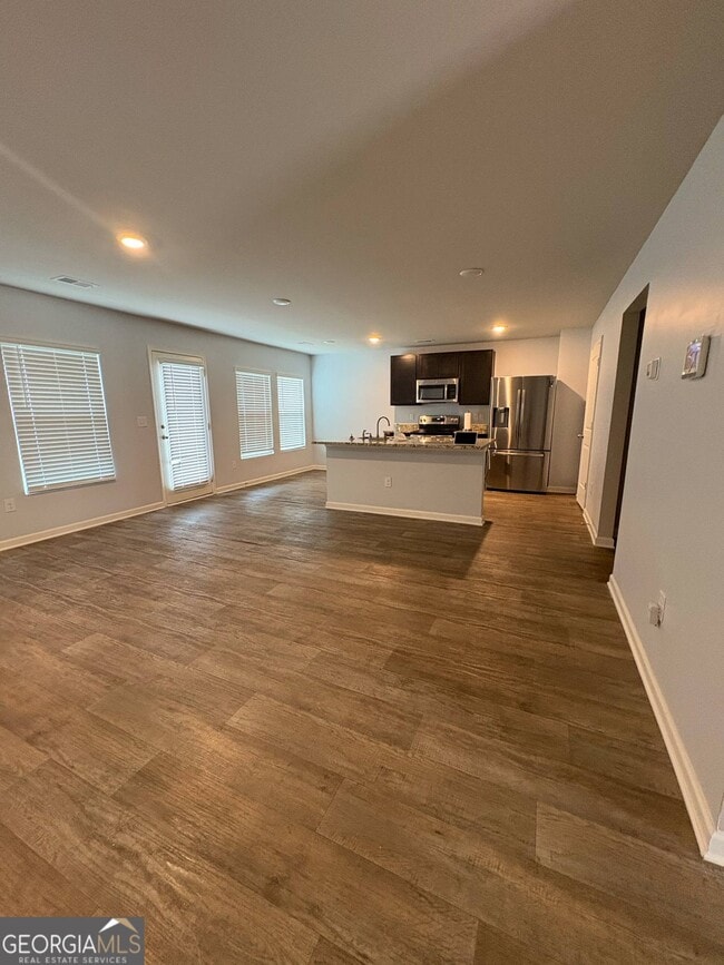 Building Photo - 170 Goodall Woods Dr