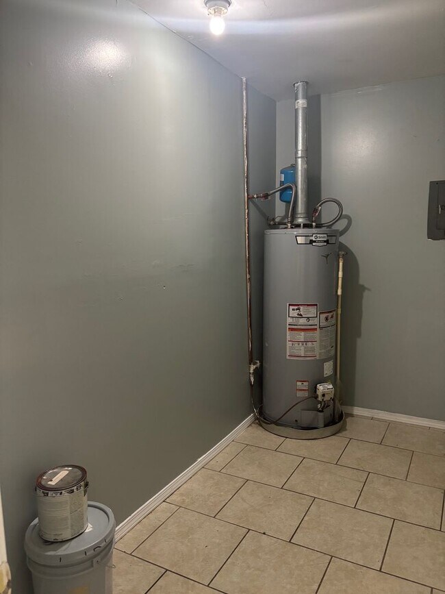 Building Photo - 4161 Yorkshire Ln