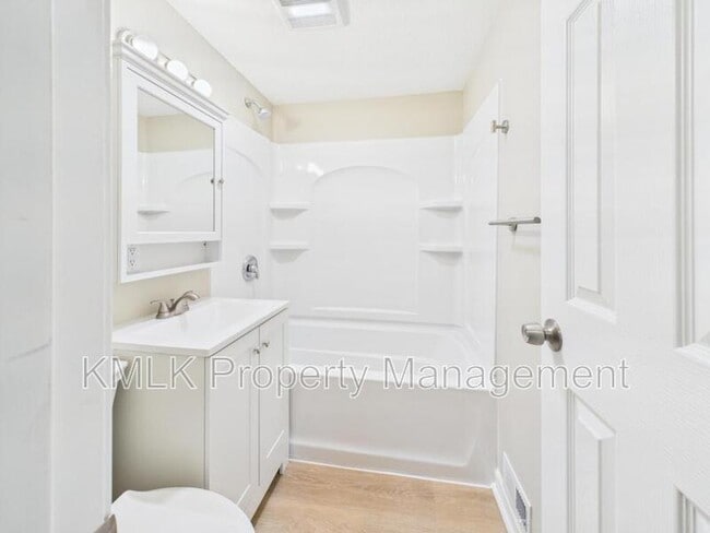 Building Photo - 9042 Maple Grove Rd