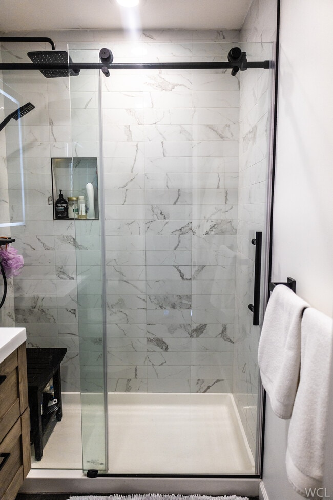 Building Photo - 318 PARK Ave