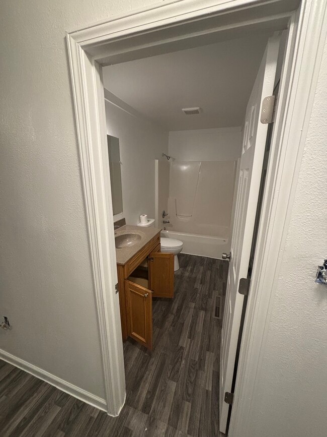 Building Photo - Tedmark Duplex 2