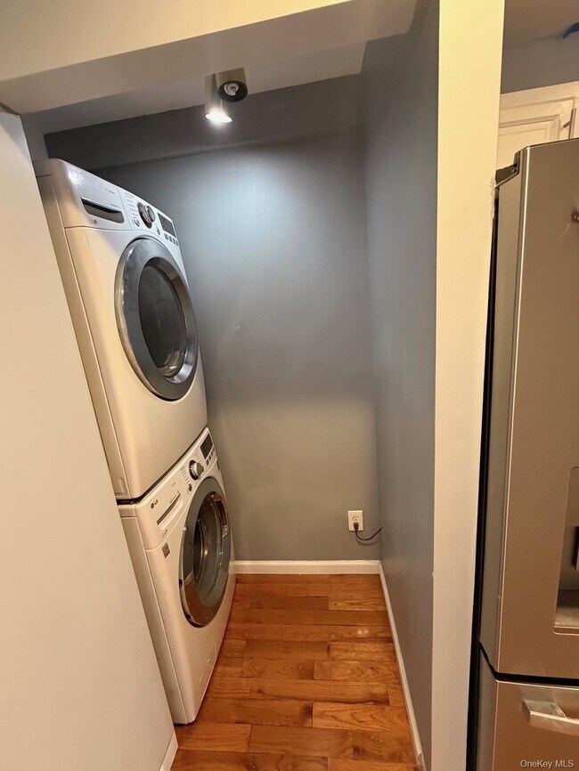 Building Photo - 55 N Broadway