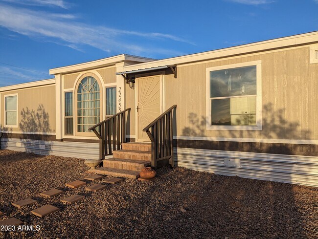 Building Photo - 22455 N Royd Rd