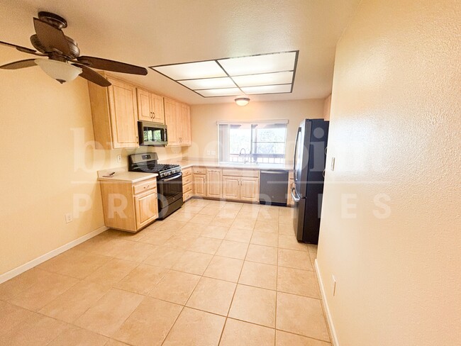 Building Photo - 439 Windyridge Glen