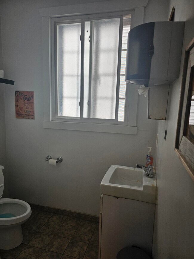 Building Photo - 148 71st St