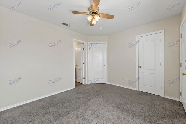 Building Photo - 10275 Aurora Dr