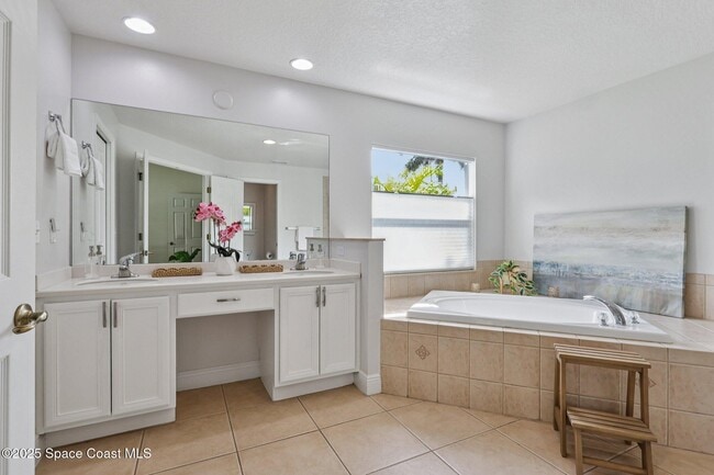 Building Photo - 2051 Thornwood Dr SE
