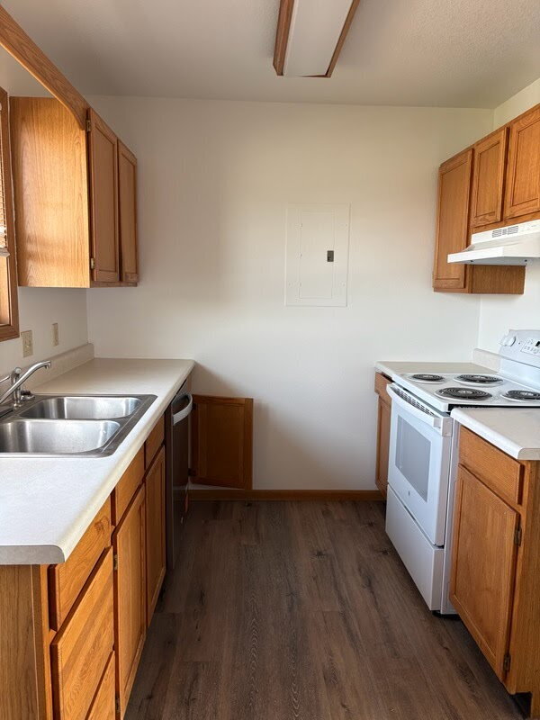 Building Photo - 94 Stiles Ave
