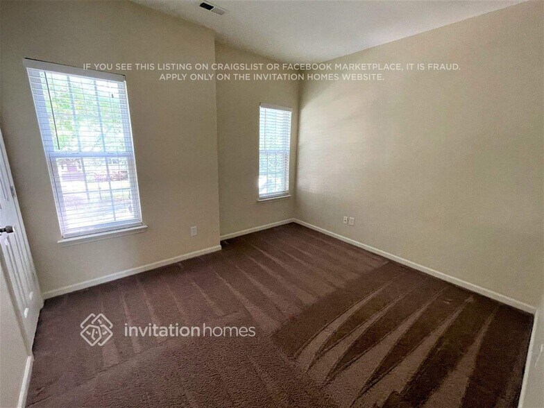 Building Photo - 9938 Willow Leaf Ln