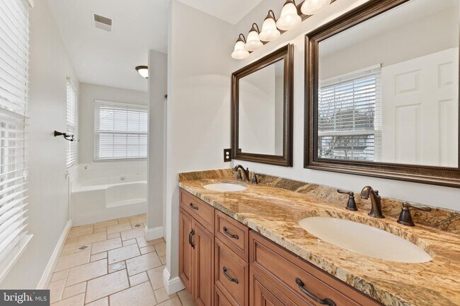 Building Photo - 7938 Jasons Landing Way