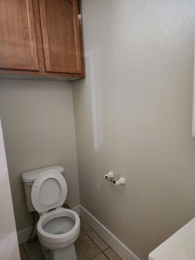 Building Photo - 3 bedroom 1 bath with Garage converted to ...