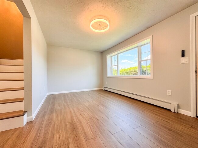 Building Photo - 9 Lydon Ln